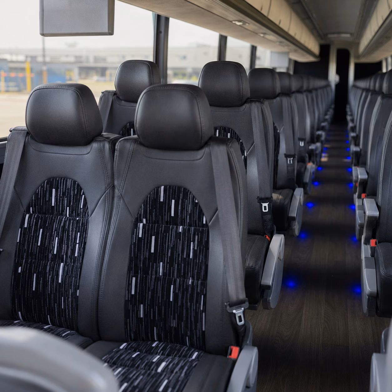 corporate and group long distance charter bus rentals in ontario