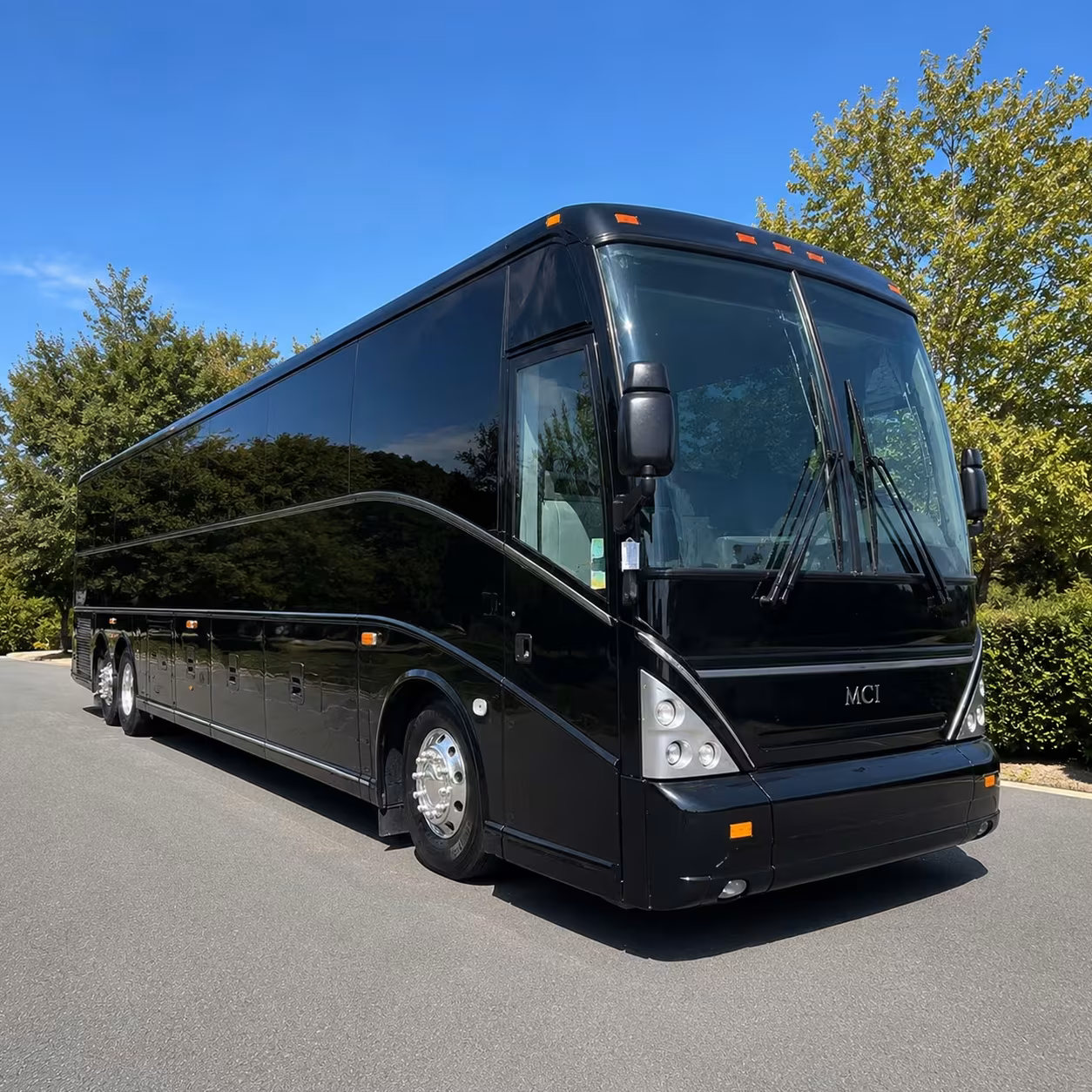 ontario minibus rentals for smaller school field trips