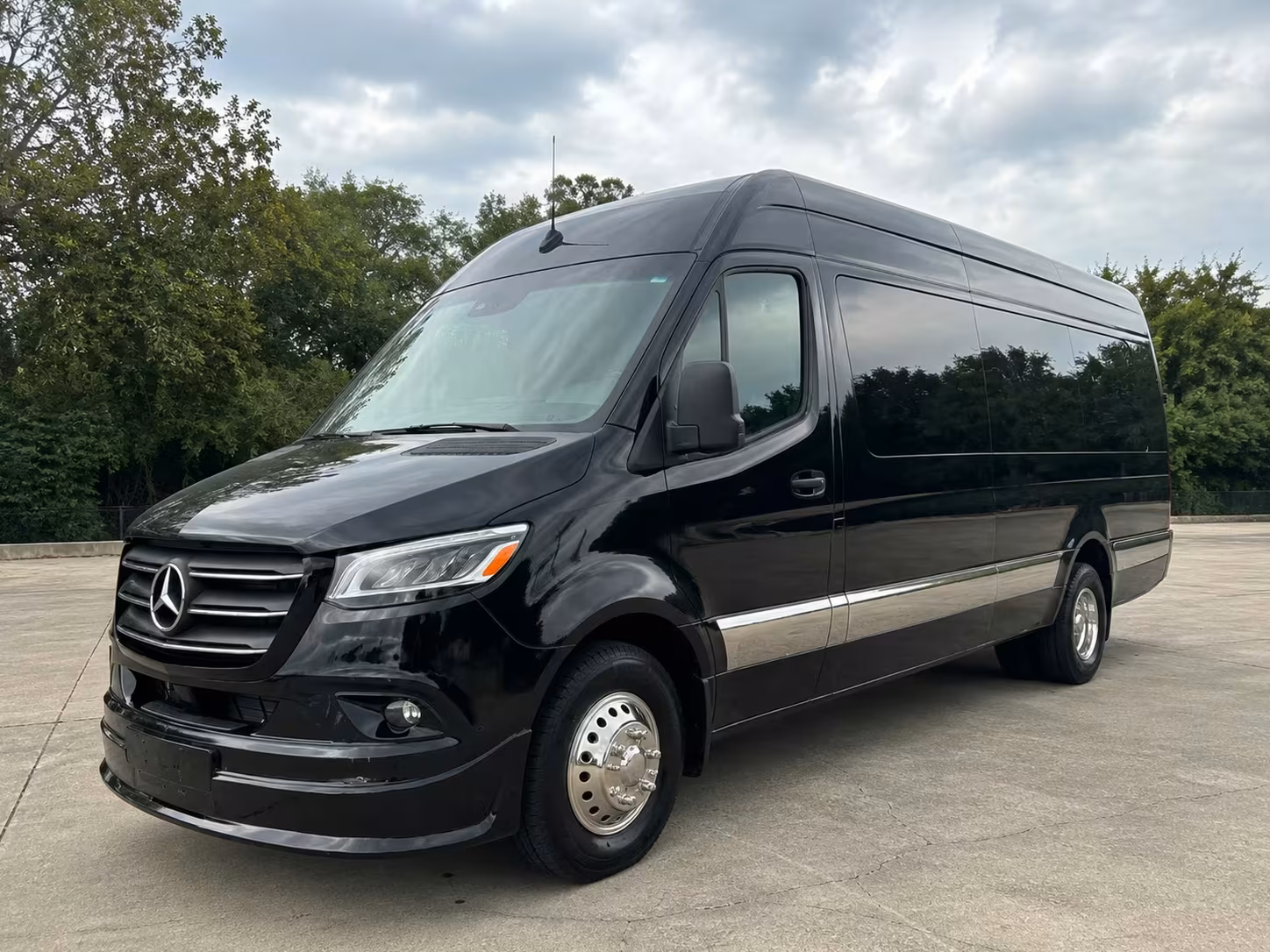sports team sporting event bus rentals in ontario